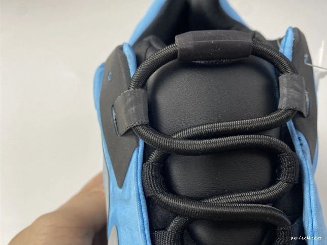 Yeezy 'Bright Boost Cyan' GZ3079 ADIDAS 700 MNVN 0722